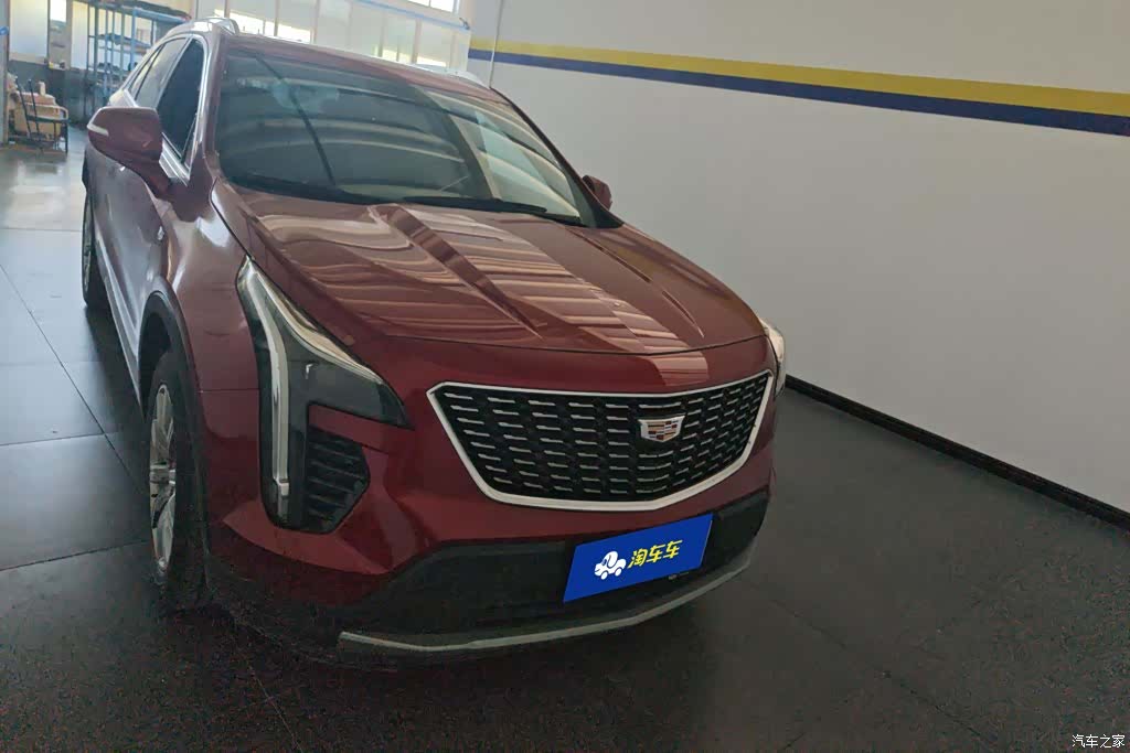 Cadillac XT4, 2022 2