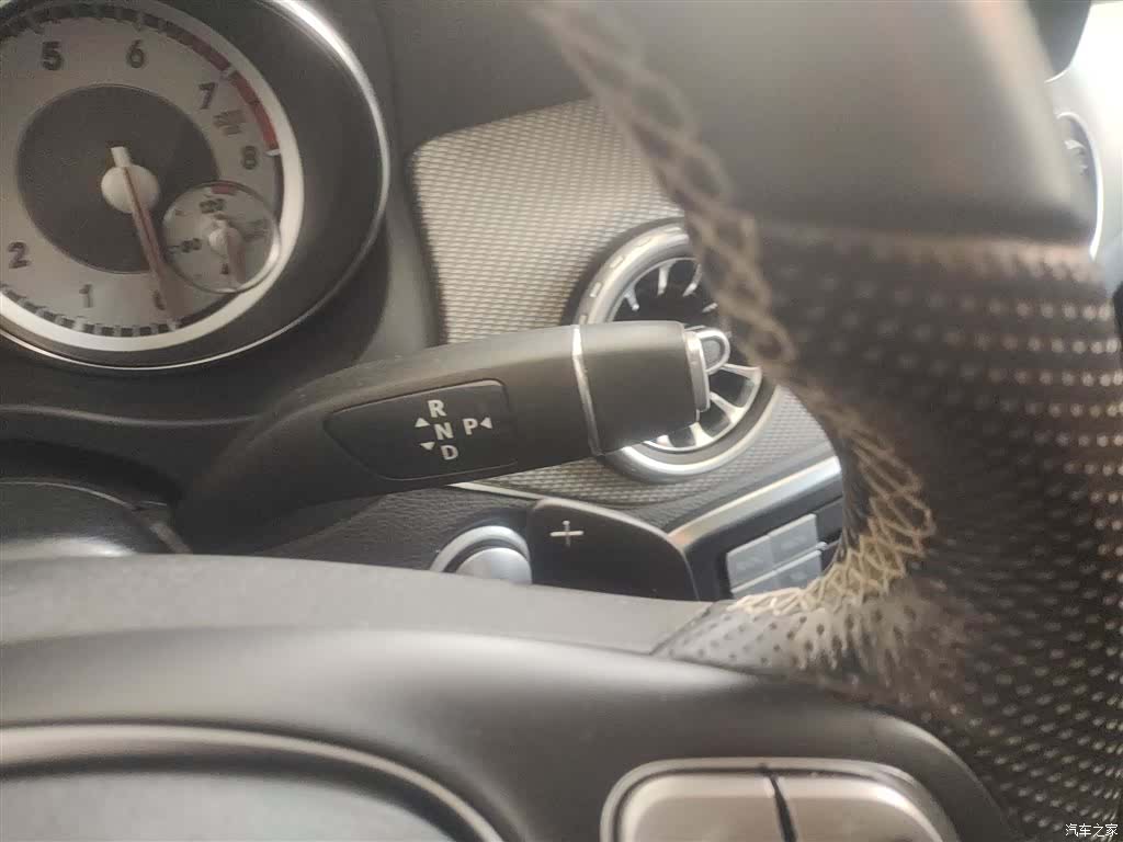Mercedes-Benz GLA, 2016 10