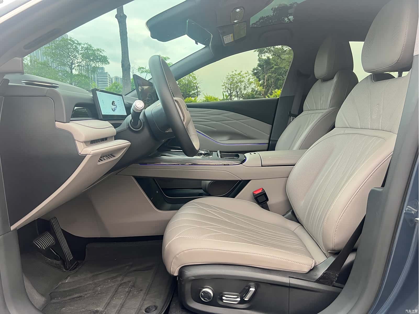 Geely 8, 2025 8