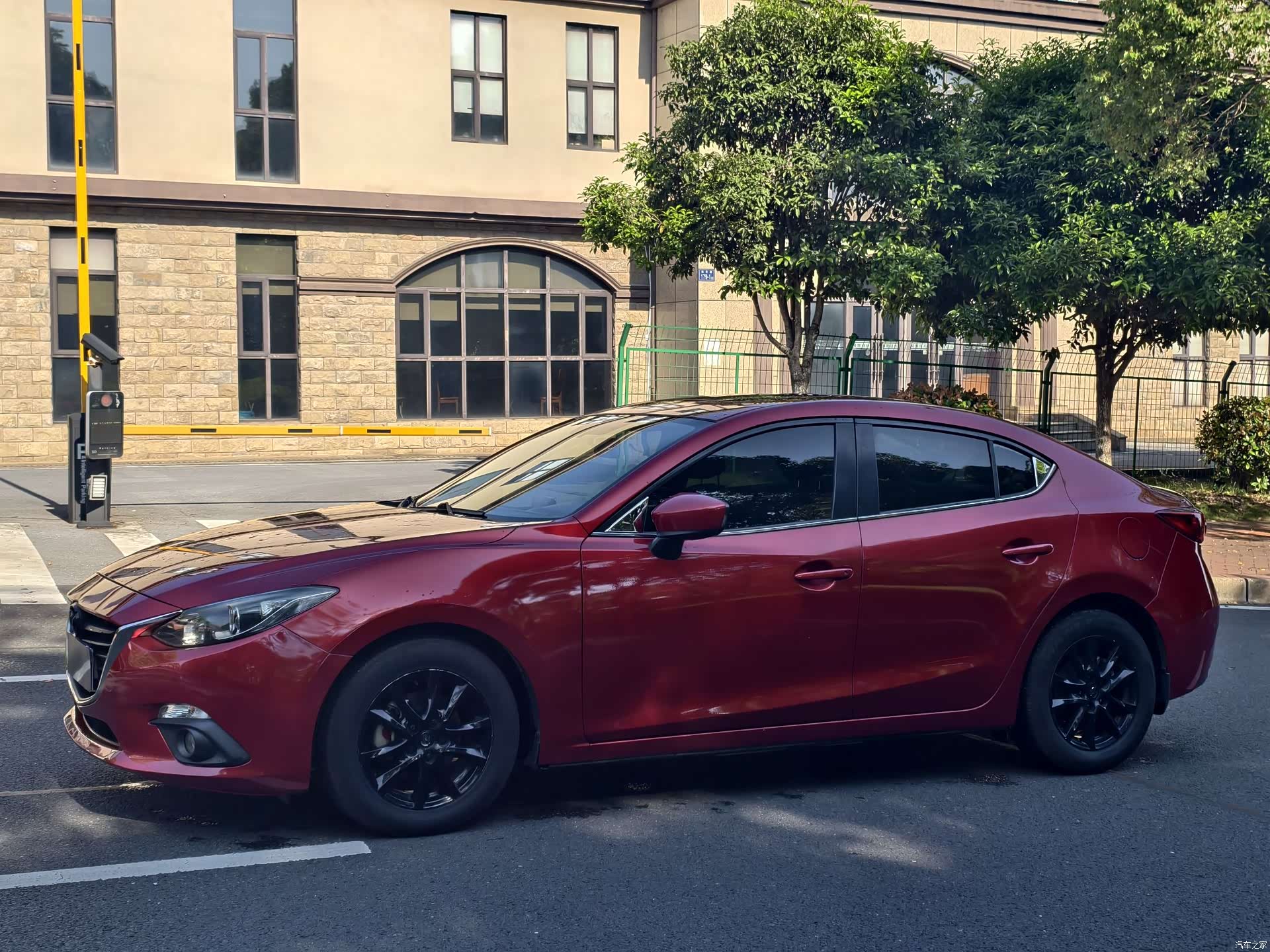 Mazda Mazda3, 2015 1