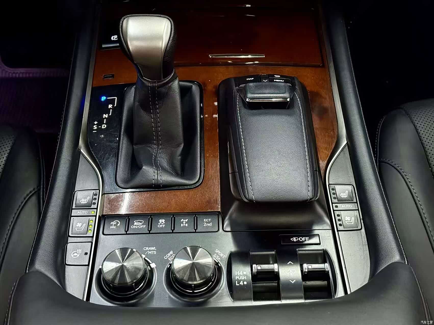 Lexus LX, 2016 12