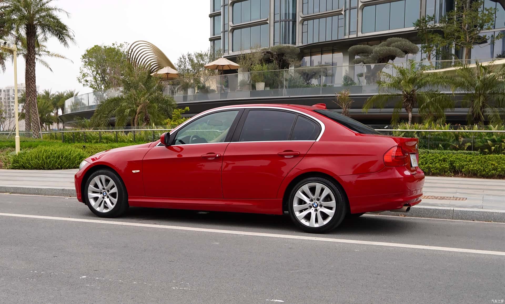BMW 3 Series, 2011 10
