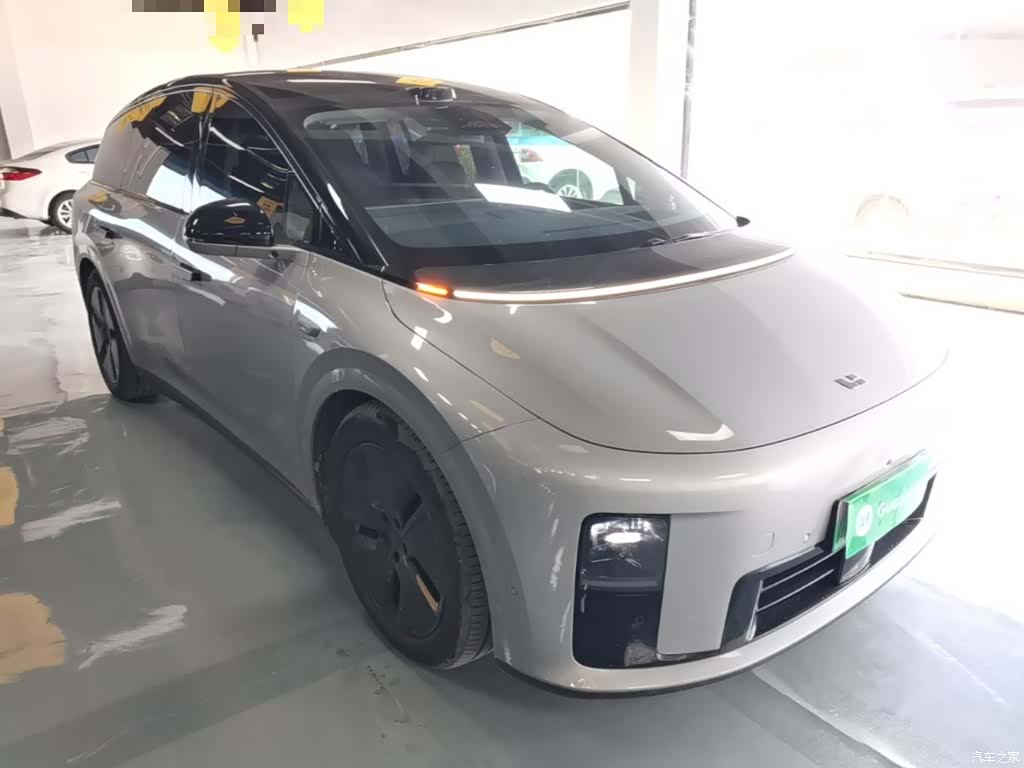 Li Auto i8, 2025 4
