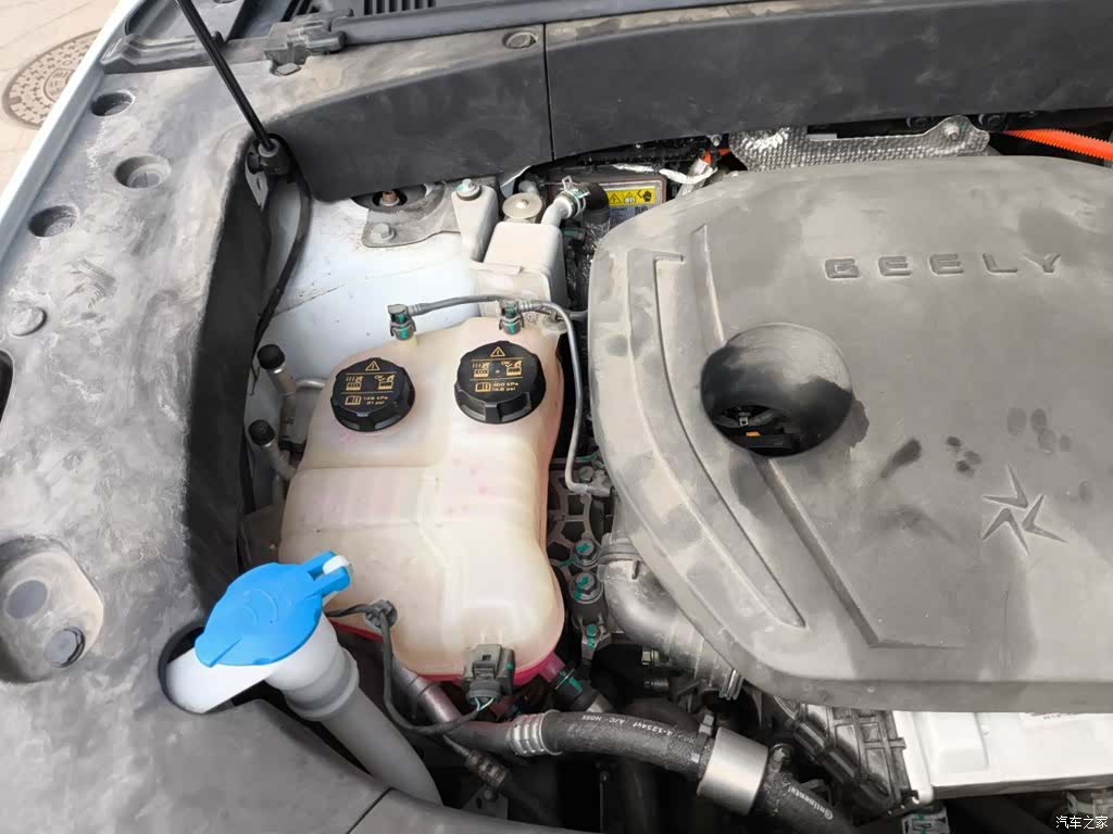 Geely Galaxy L7, 2023 21