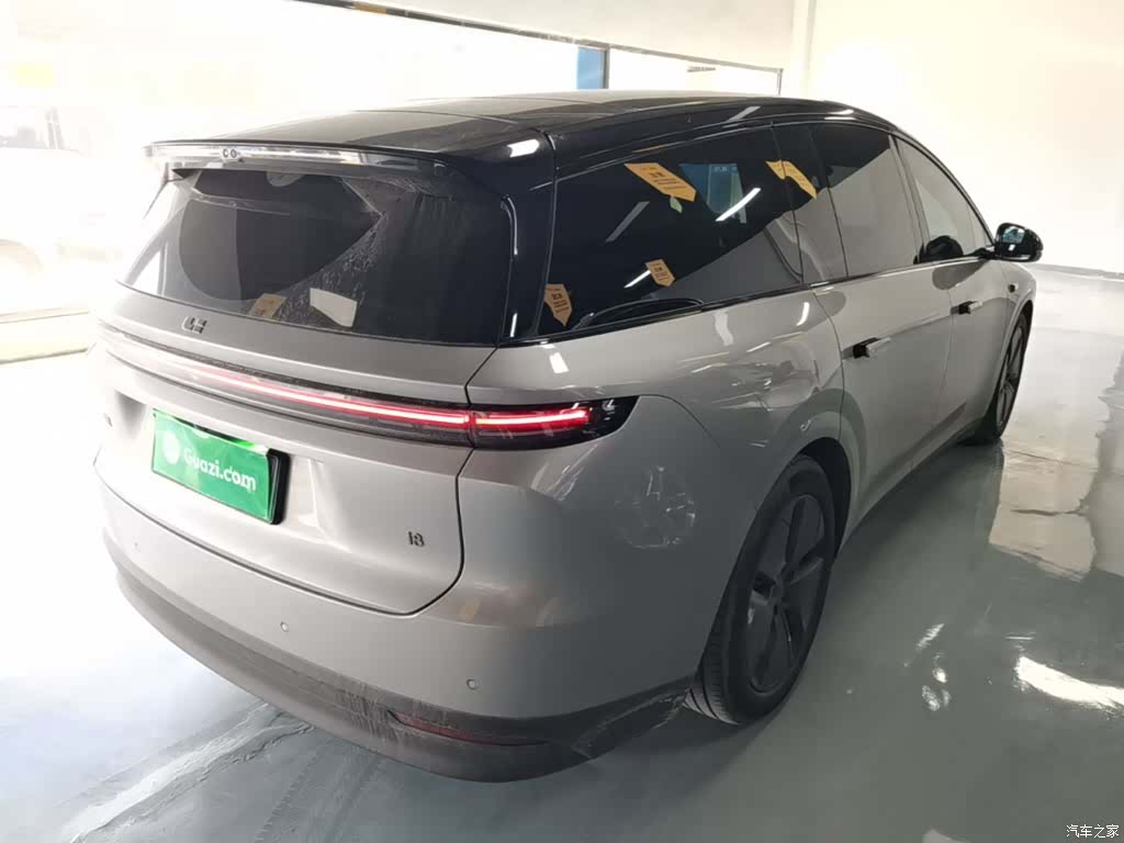 Li Auto i8, 2025 7