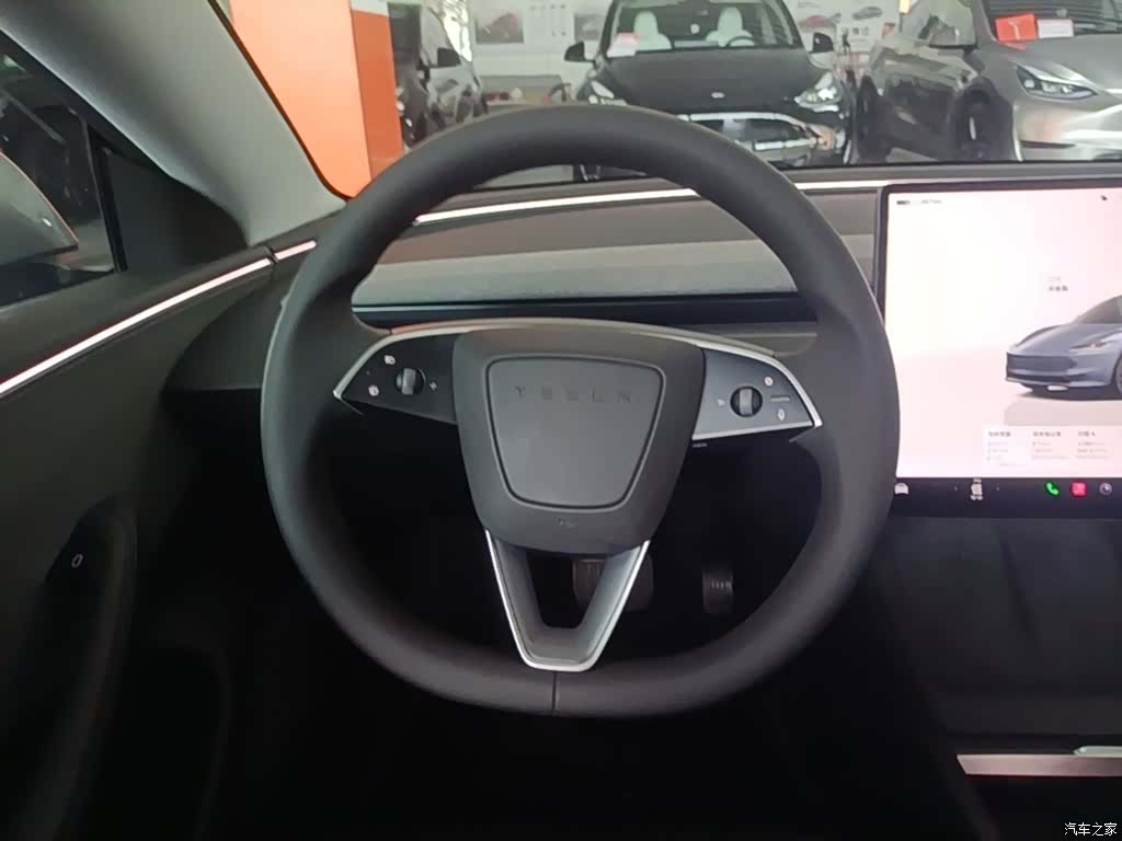 Tesla Model 3, 2025 11