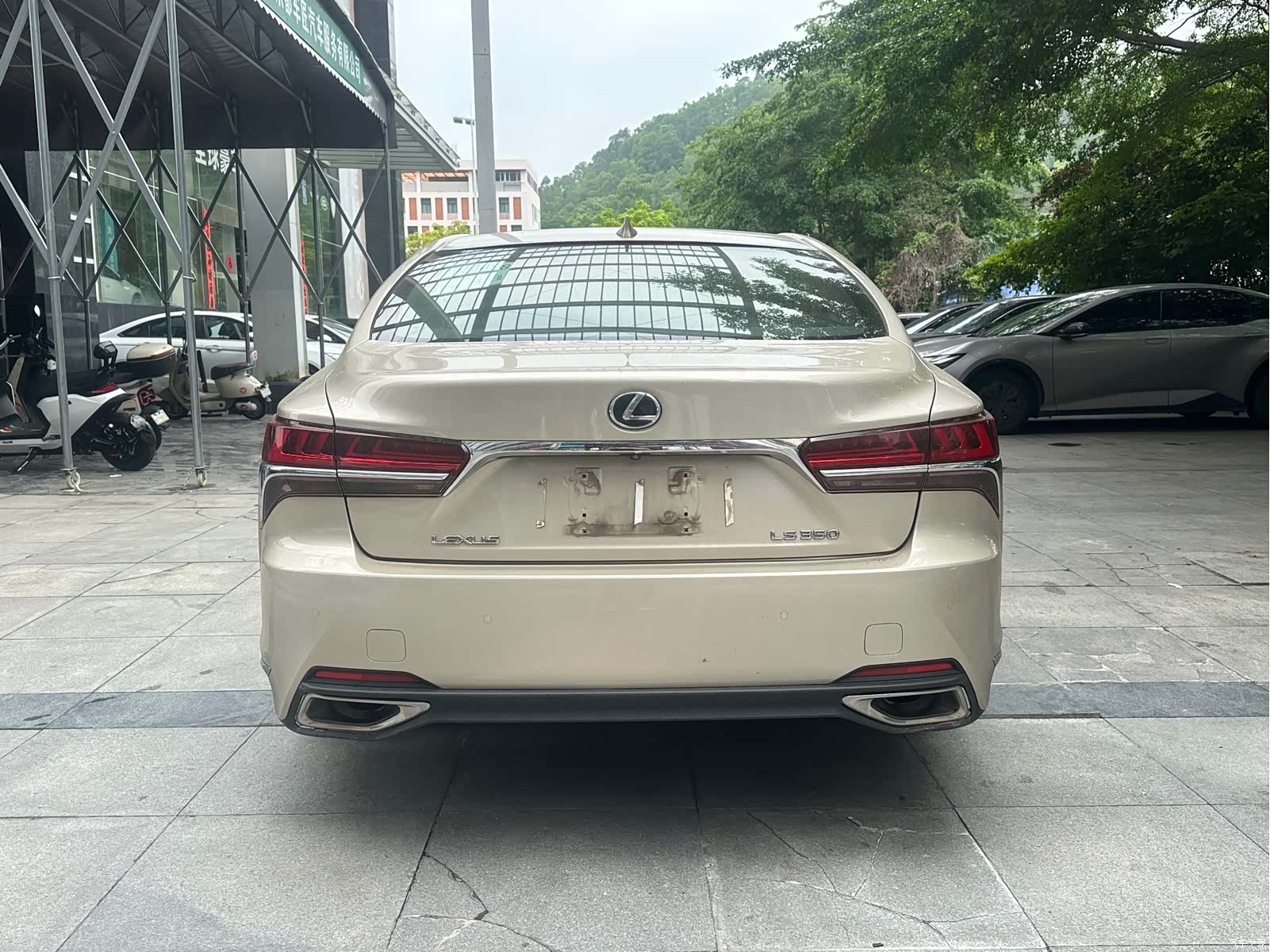 Lexus LS, 2018 8
