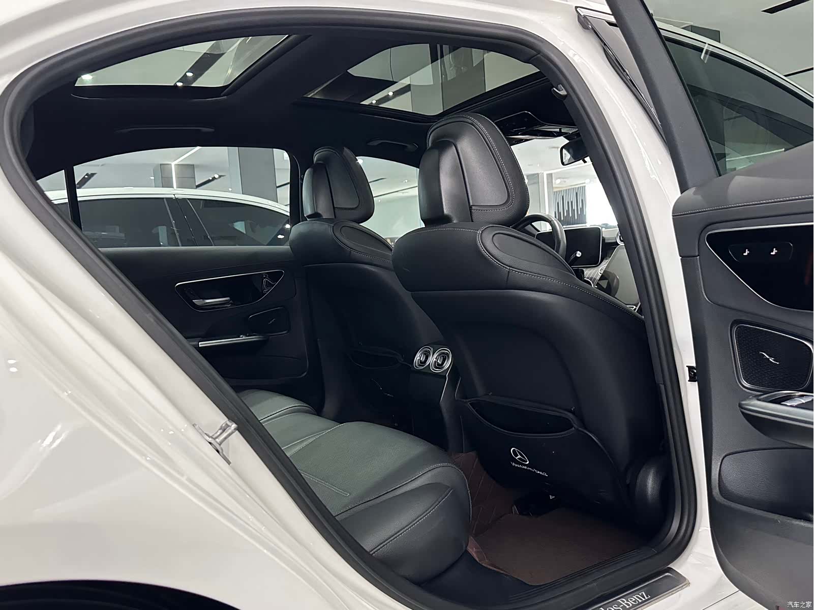 Mercedes-Benz C-Class, 2023 8