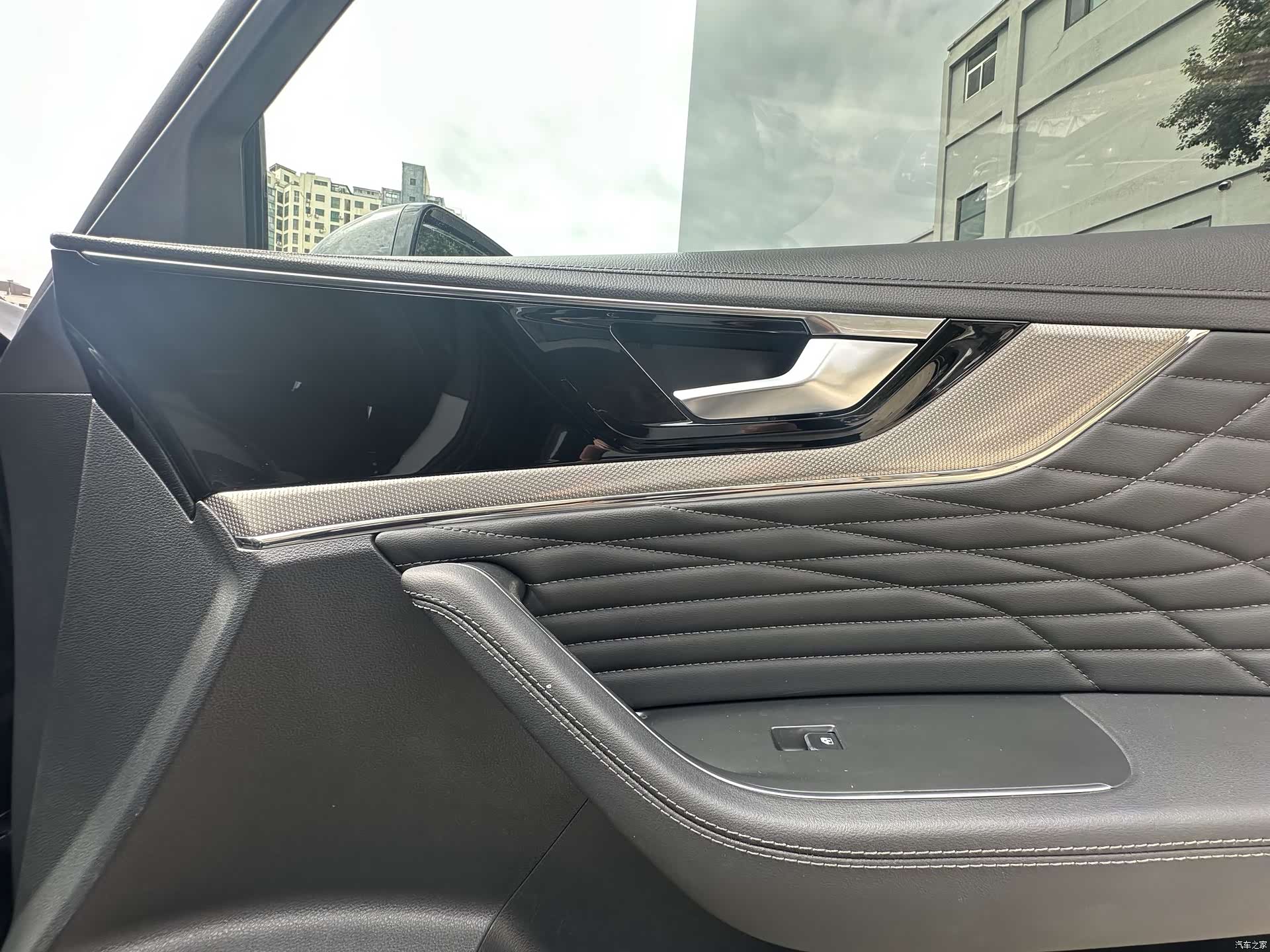 Hongqi HS5, 2022 12