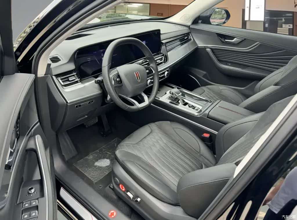 Hongqi HS5, 2023 7