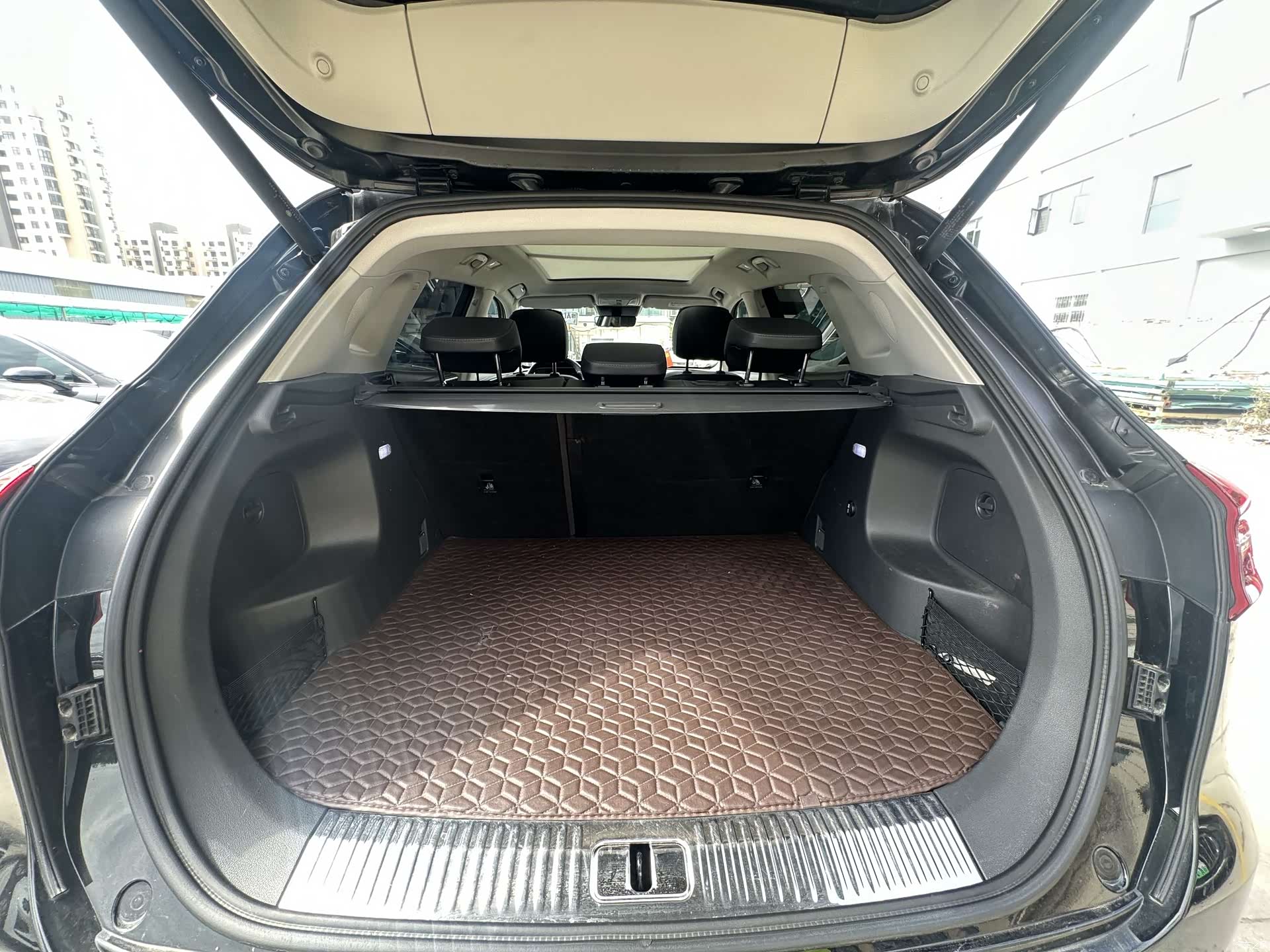 Hongqi HS5, 2022 13