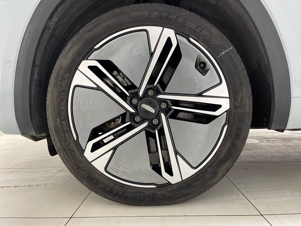 Geely Monjaro plug-in-hybrid