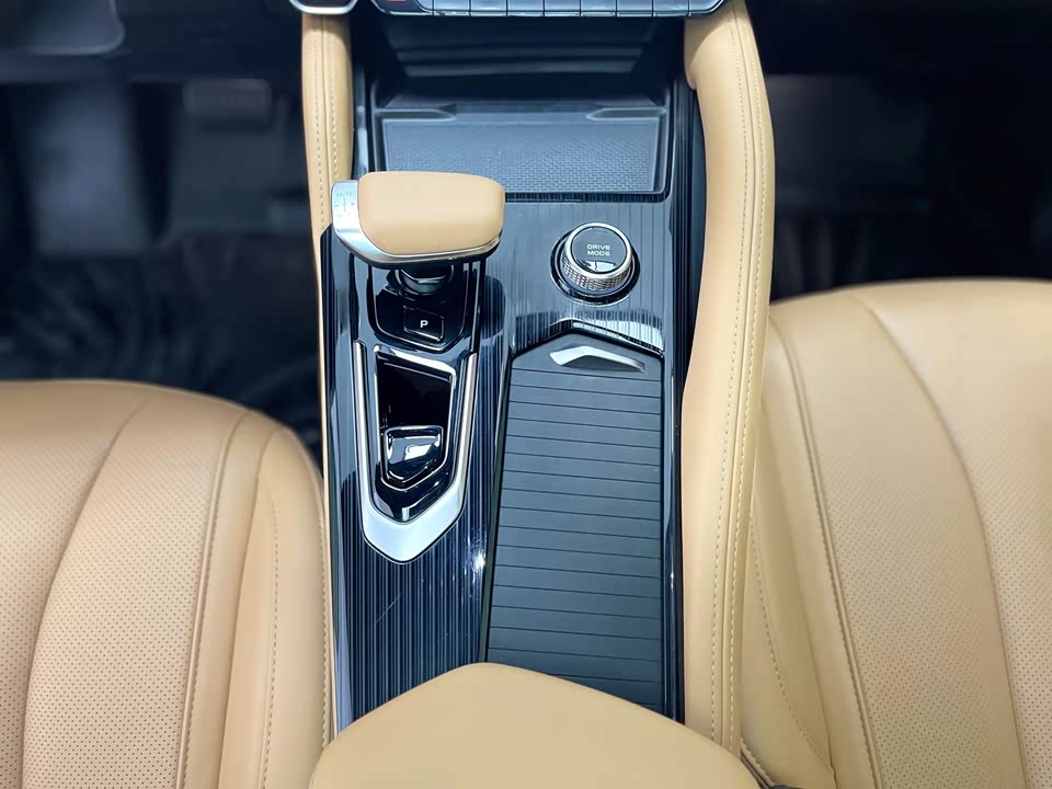 Geely Monjaro plug-in-hybrid