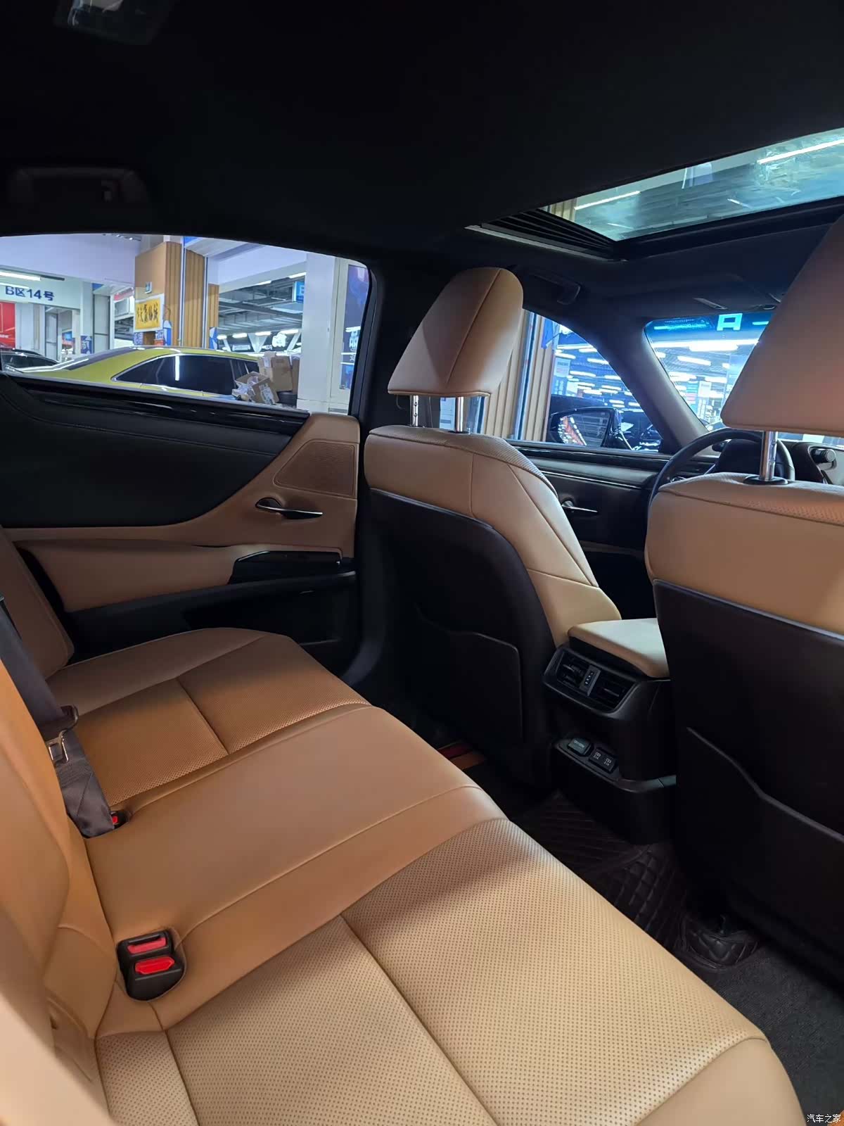 Lexus ES, 2018 8