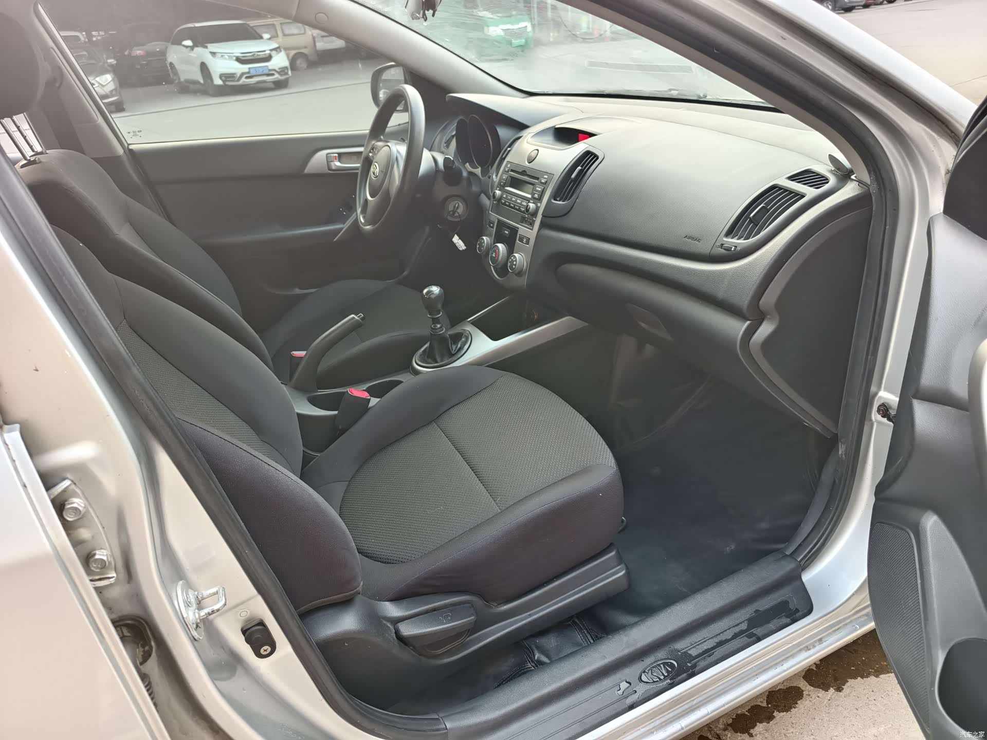 Kia GL, 2012 7