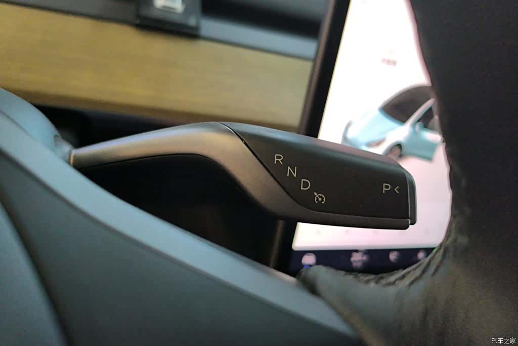 Tesla Model Y, 2022 16