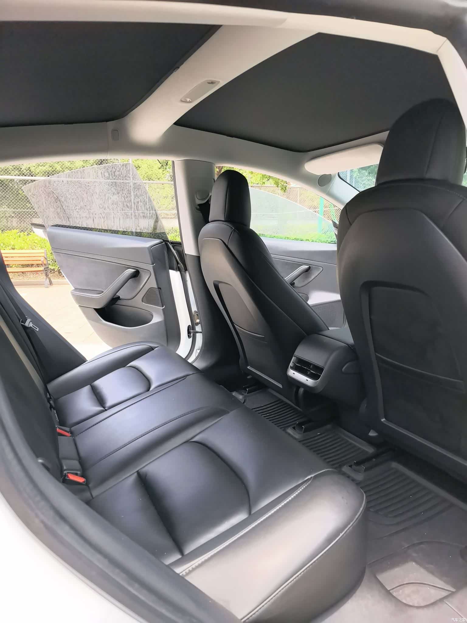 Tesla Model 3, 2020 9