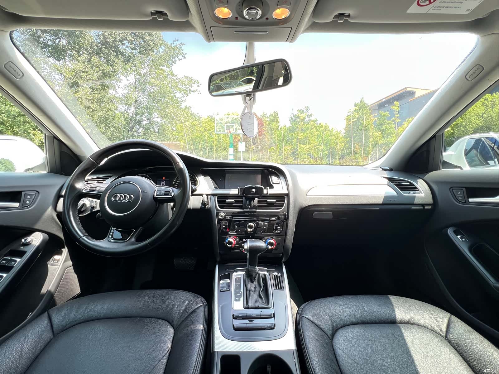 Audi A4L, 2015 все фото