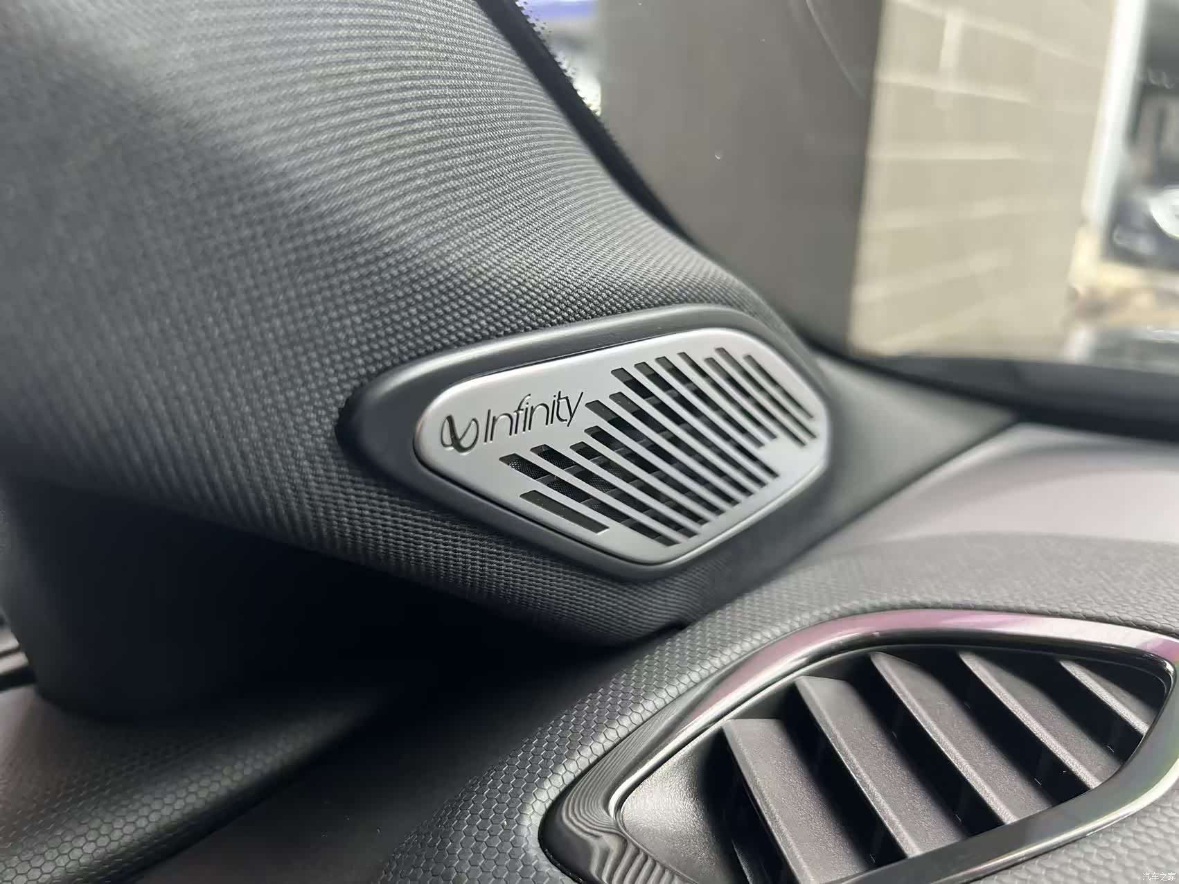 Lynk & Co 02, 2022 24