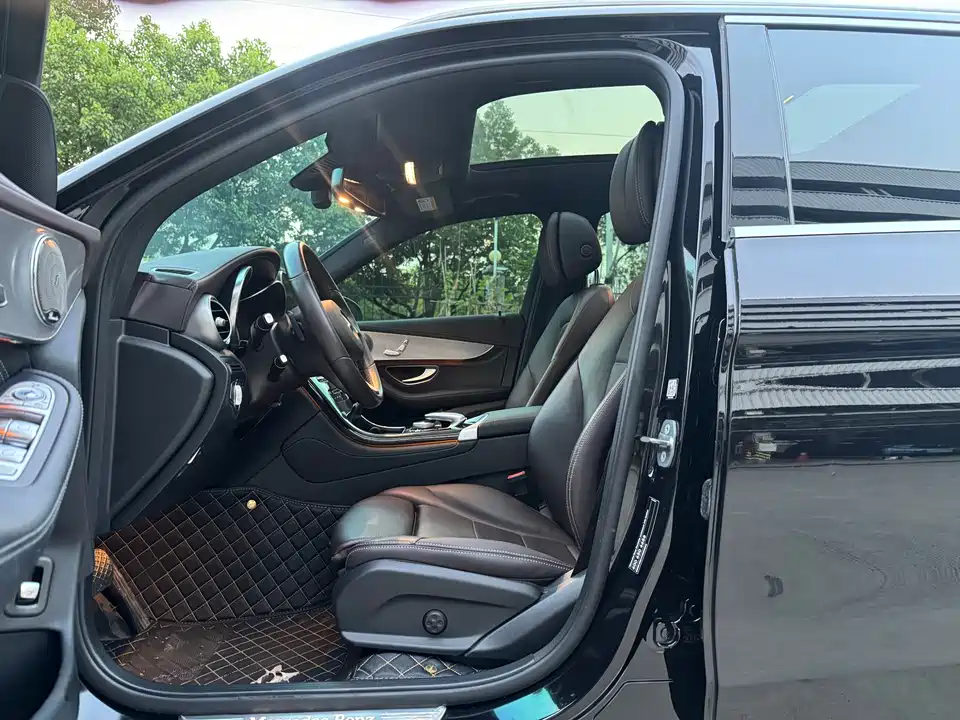 Mercedes-Benz GLC Mercedes-Benz GLC