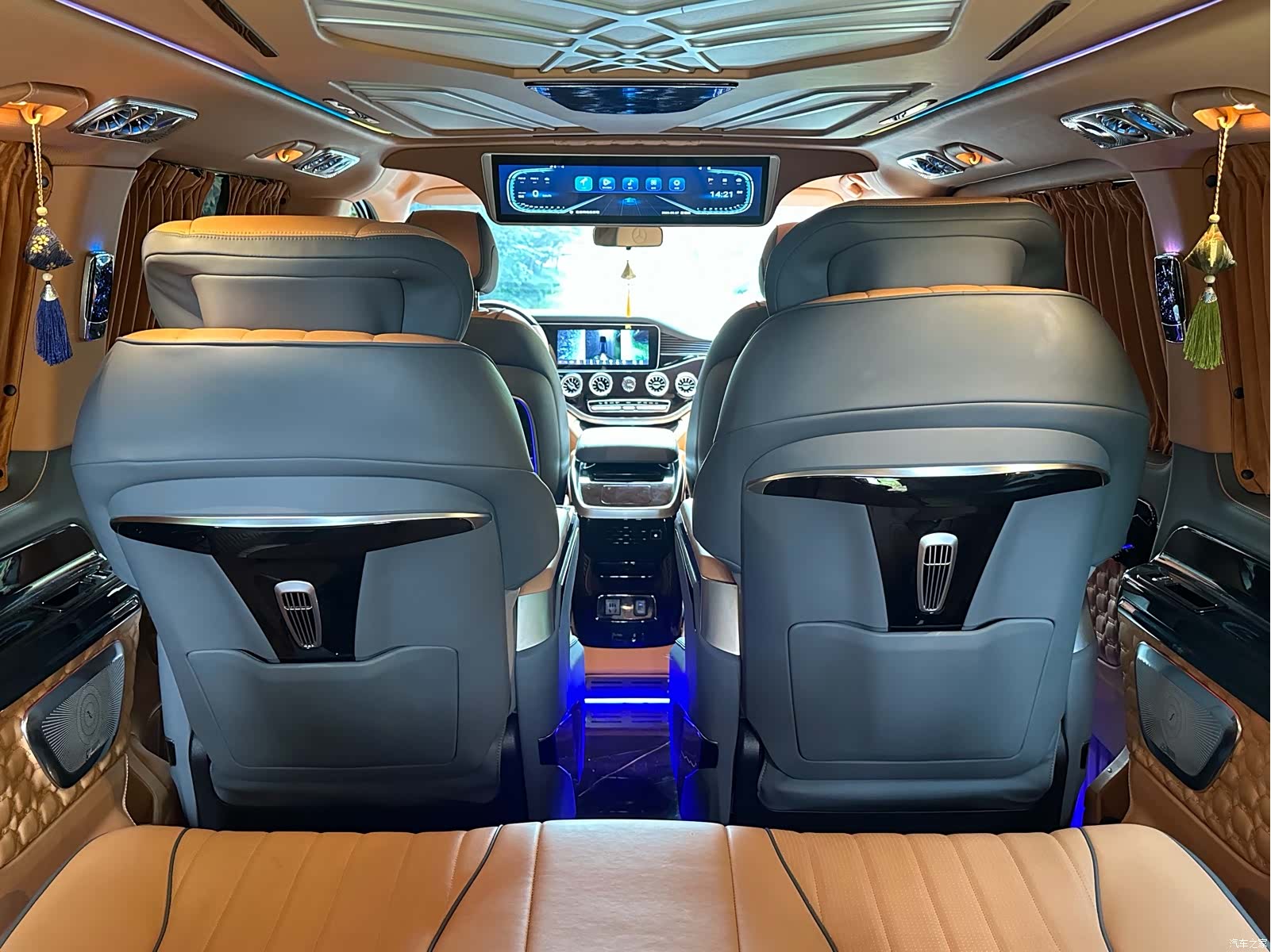 Mercedes-Benz 7, 2024 12