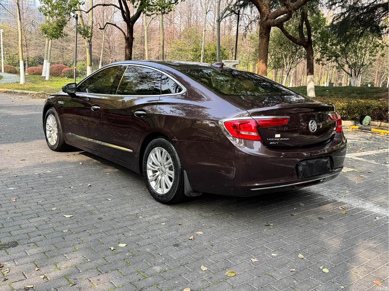 Buick LaCrosse, 2017 16