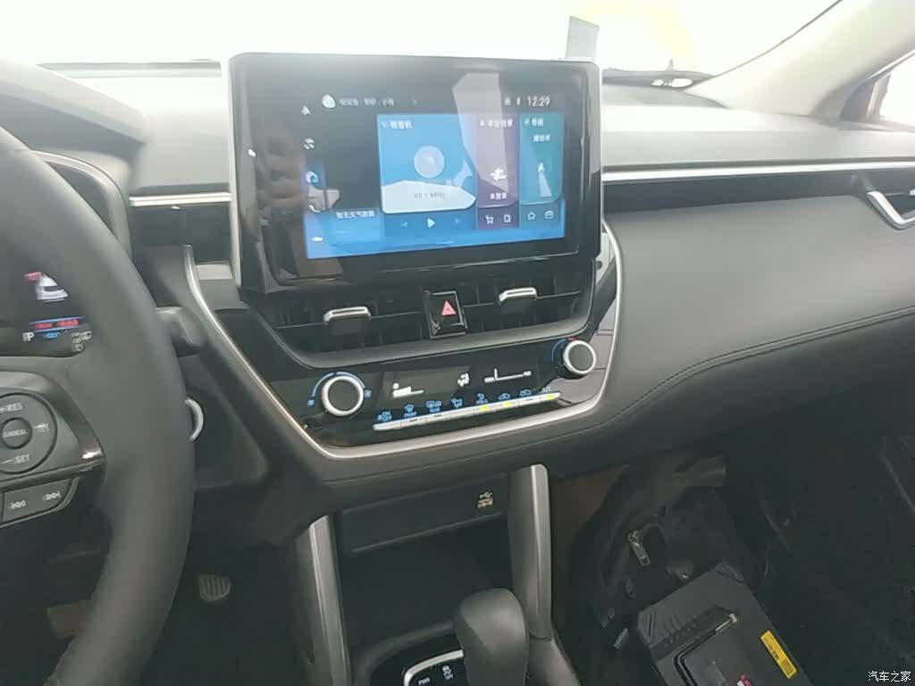 Toyota Frontlander, 2022 13