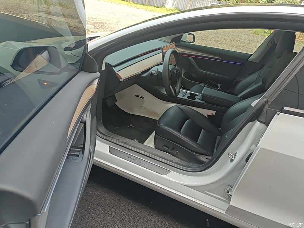 Tesla Model 3, 2023 16