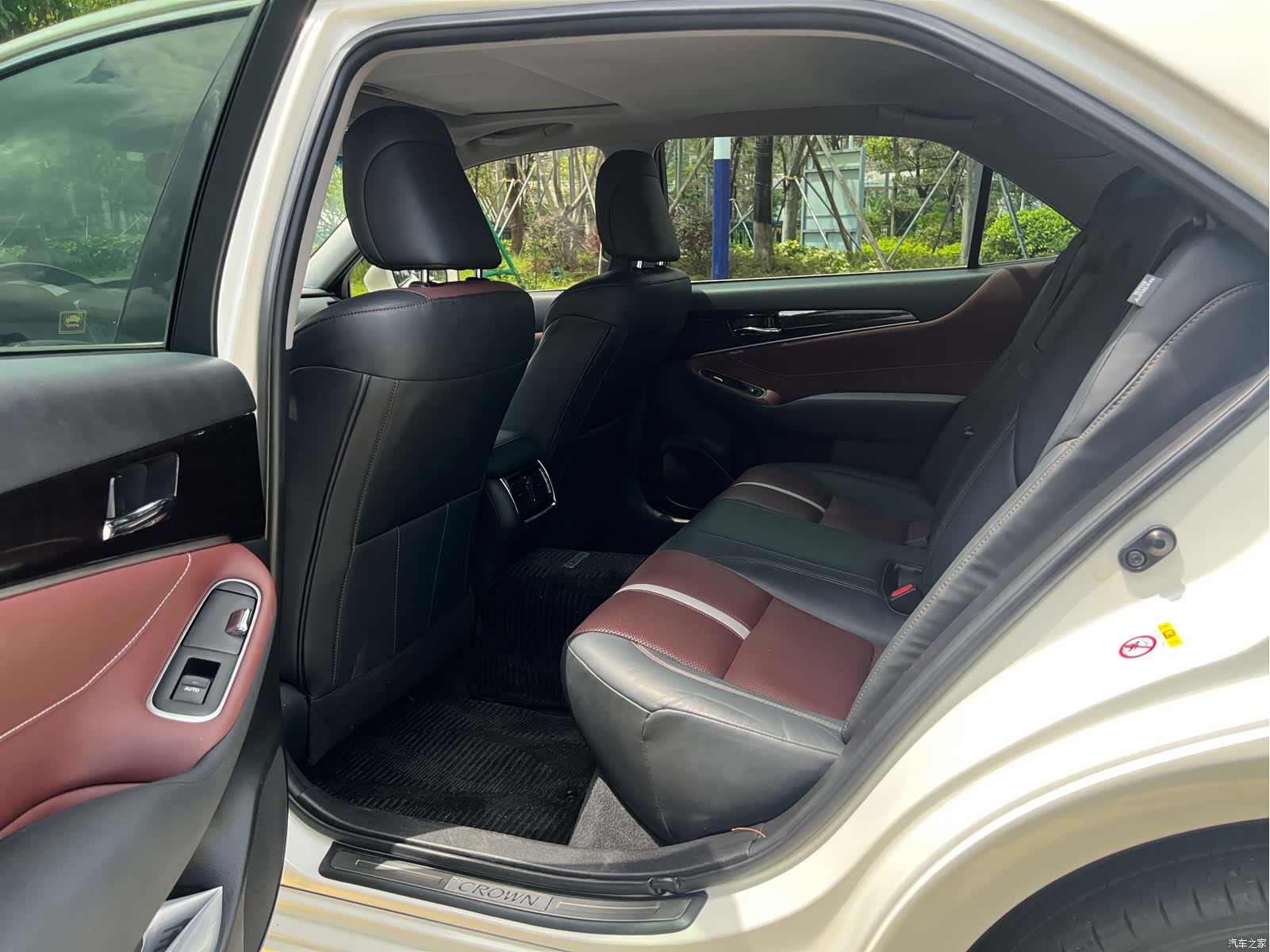 Toyota Crown, 2017 9