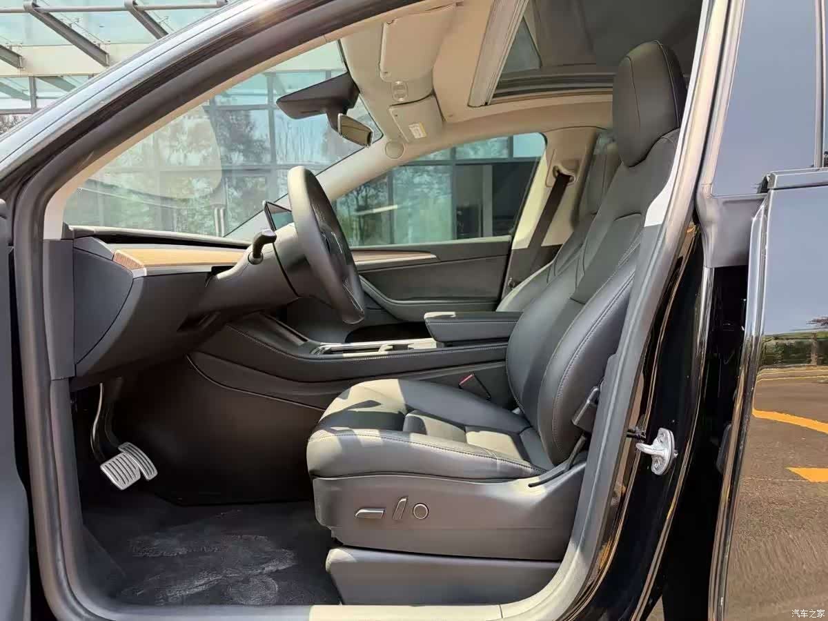 Tesla Model Y, 2022 4