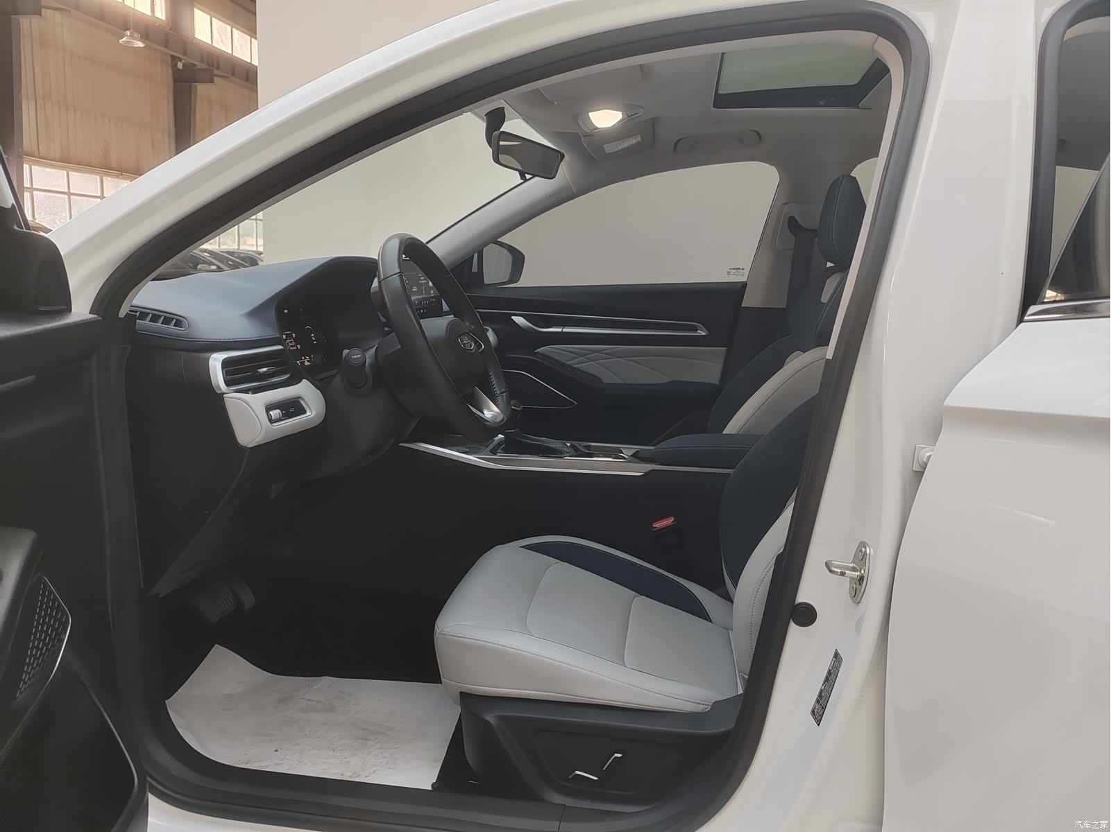 Geely Emgrand, 2022 9