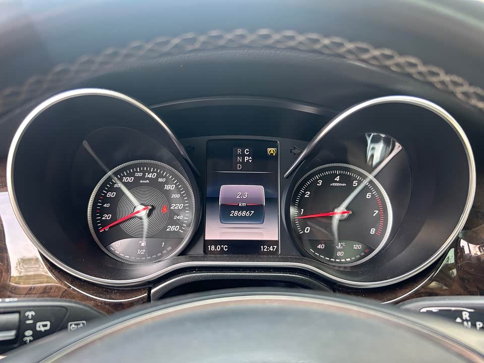 Mercedes-Benz V-class