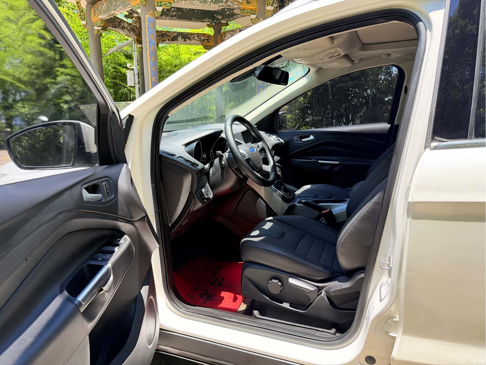 Ford Kuga, 2015 4
