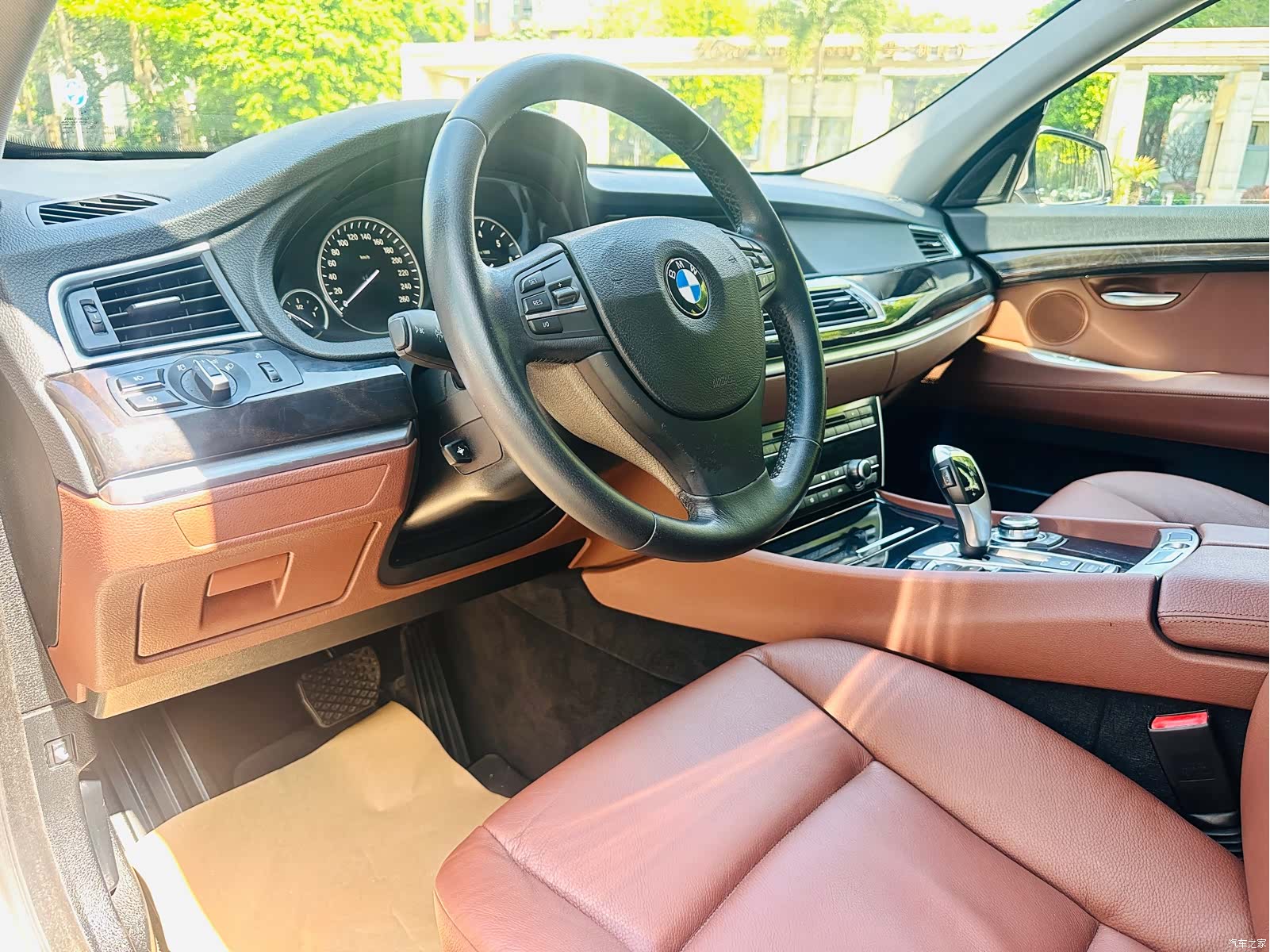 BMW 5 Series, 2011 18