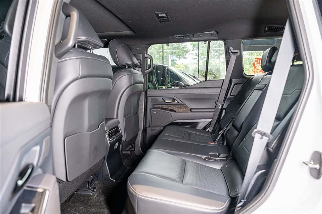 Lexus GX, 2026 11
