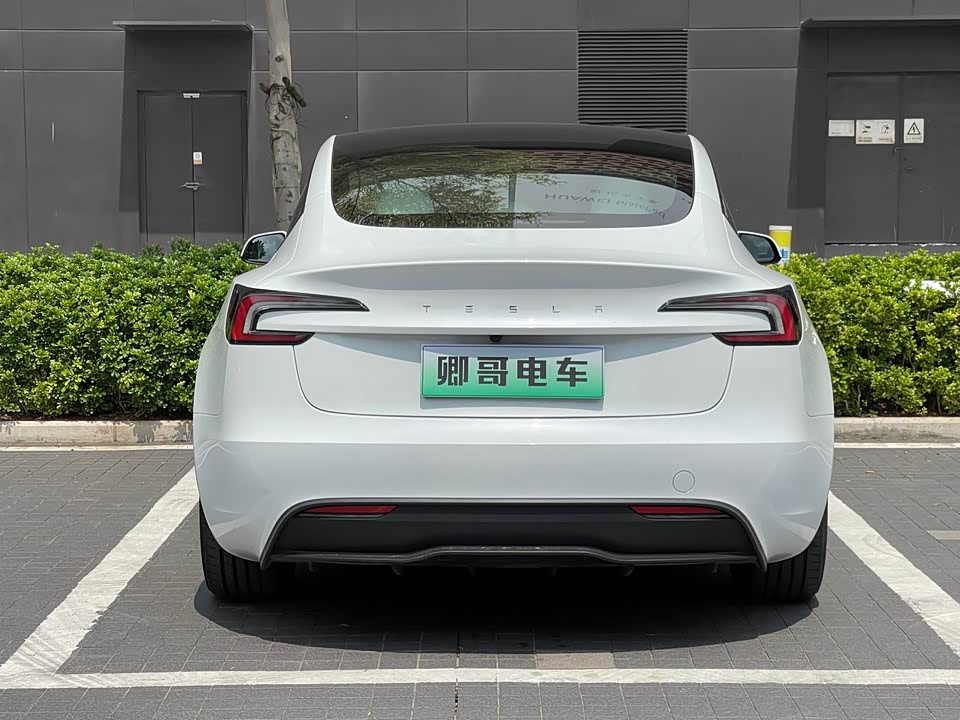 Tesla Model 3 Tesla Model 3