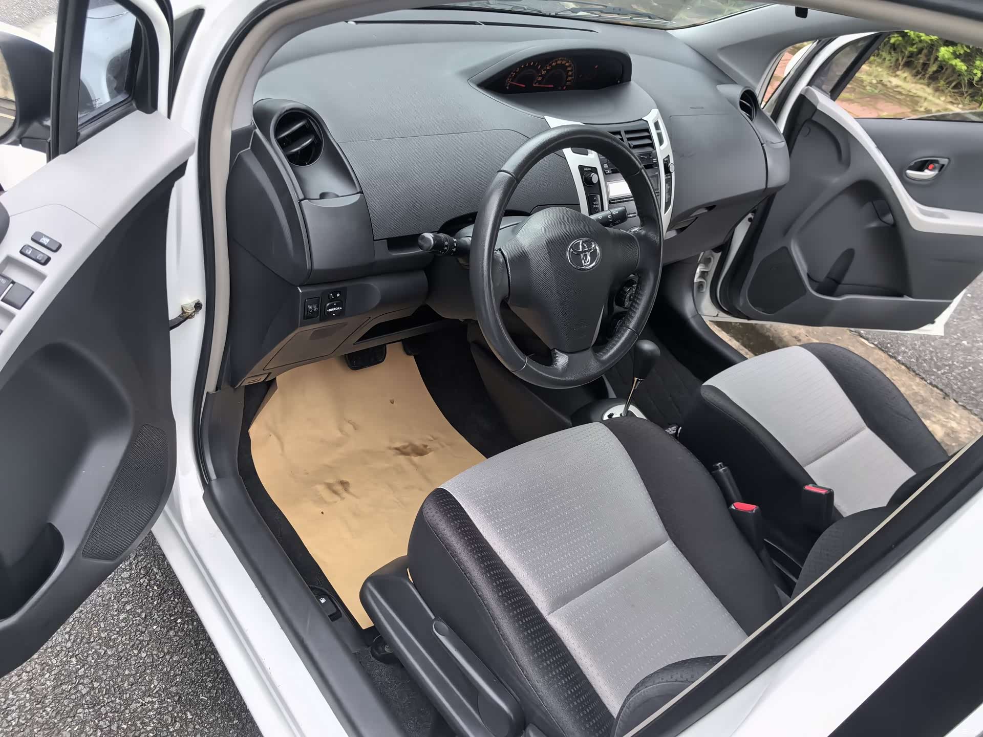 Toyota 1.6GS, 2012 27