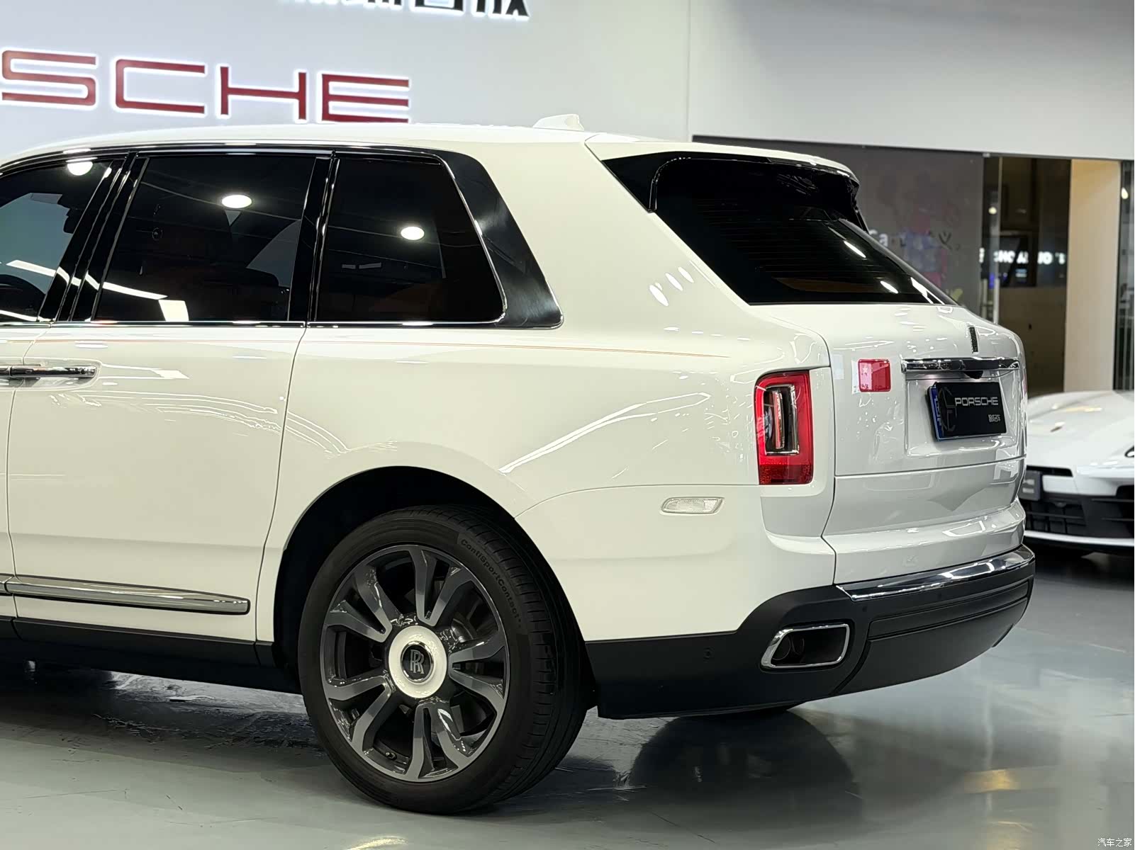 Rolls-Royce Cullinan, 2023 21