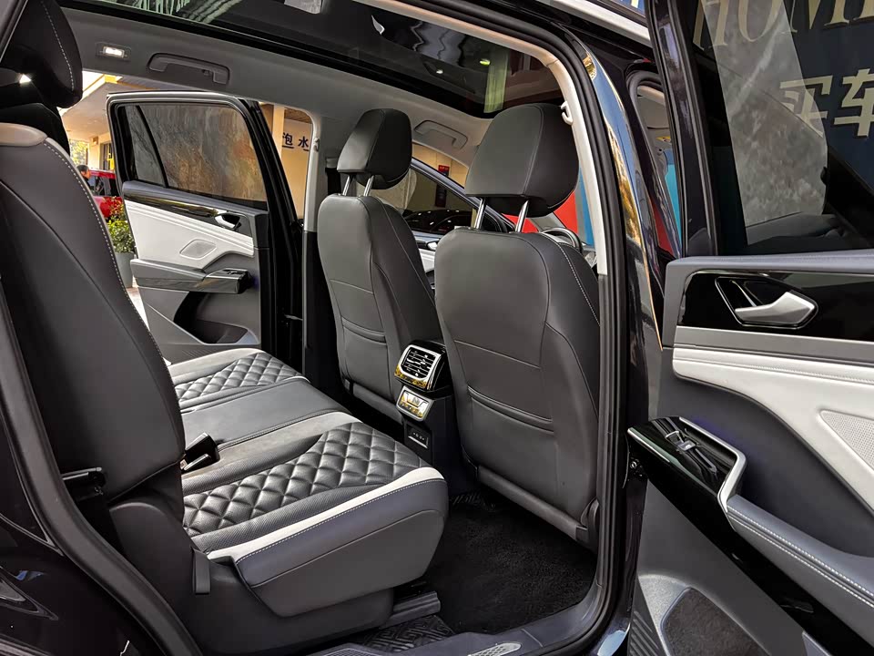 Volkswagen ID.6 CROZZ