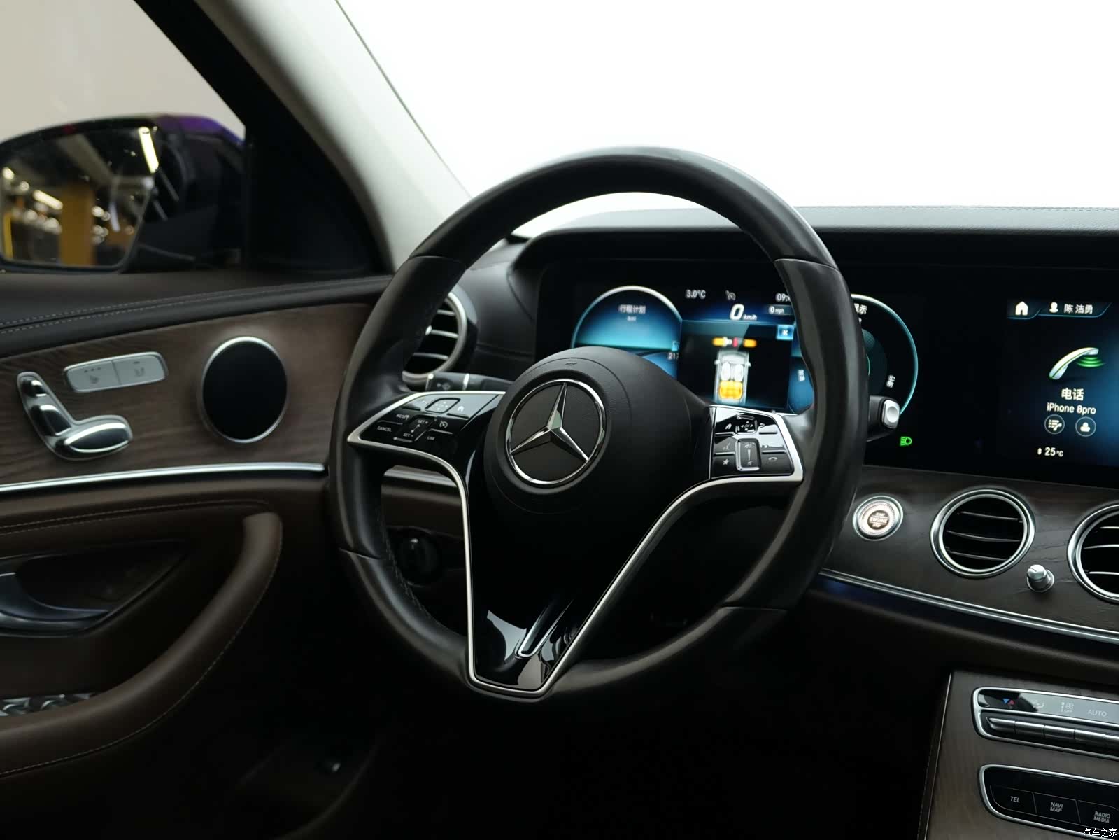 Mercedes-Benz E-Class, 2022 18