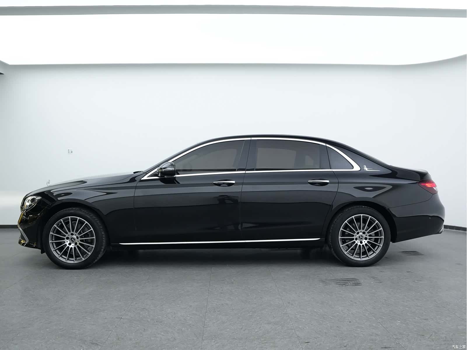 Mercedes-Benz E-Class, 2022 19