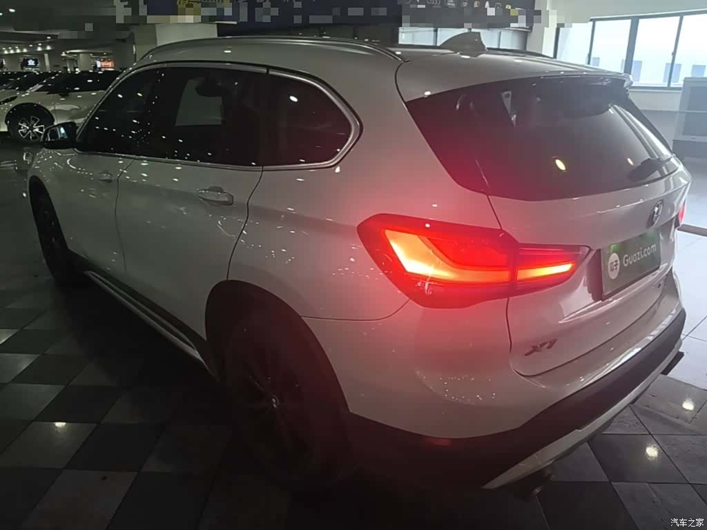 BMW X1, 2020 все фото