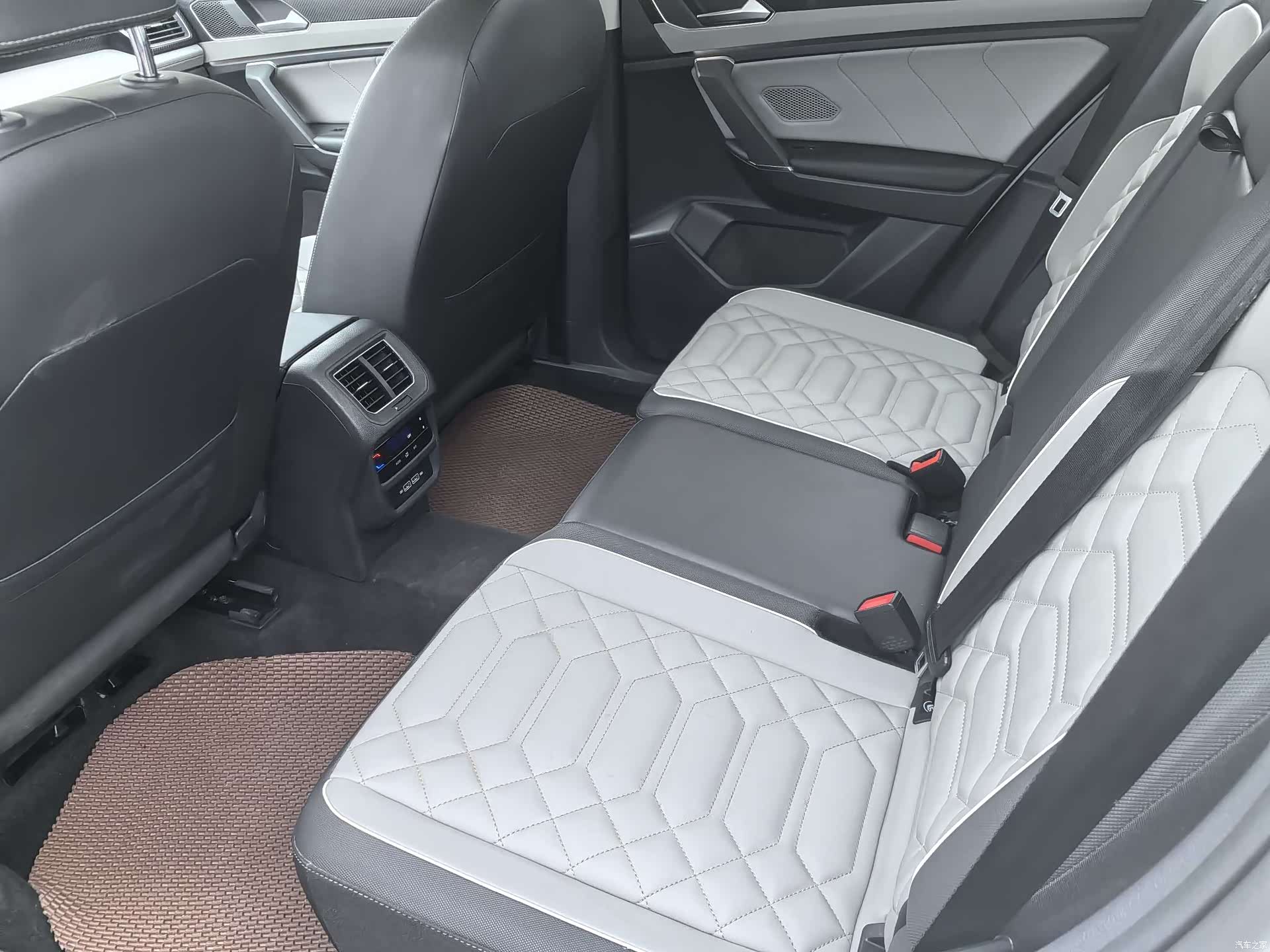 Volkswagen Tayron, 2023 все фото