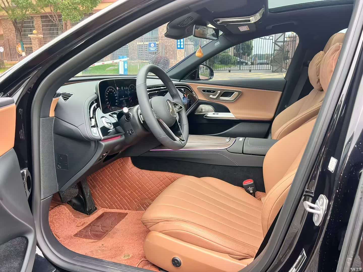 Mercedes-Benz E-Class, 2025 4
