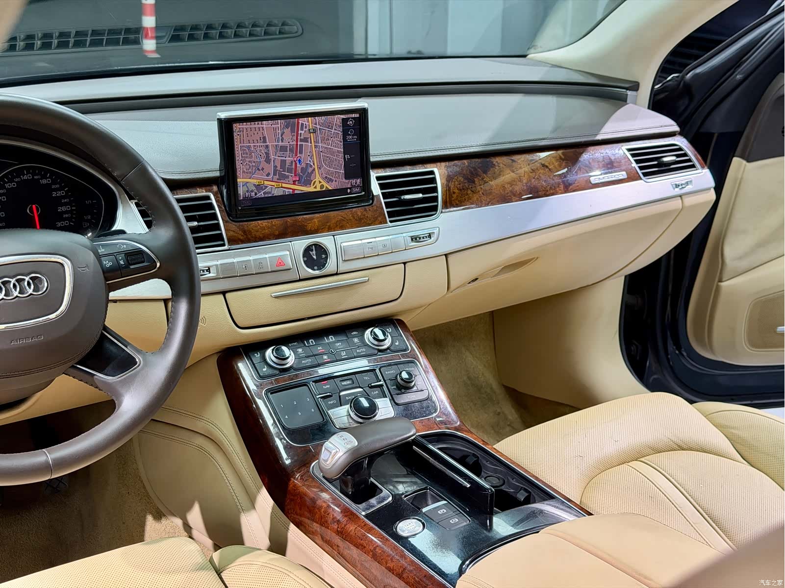 Audi A8L, 2011 14