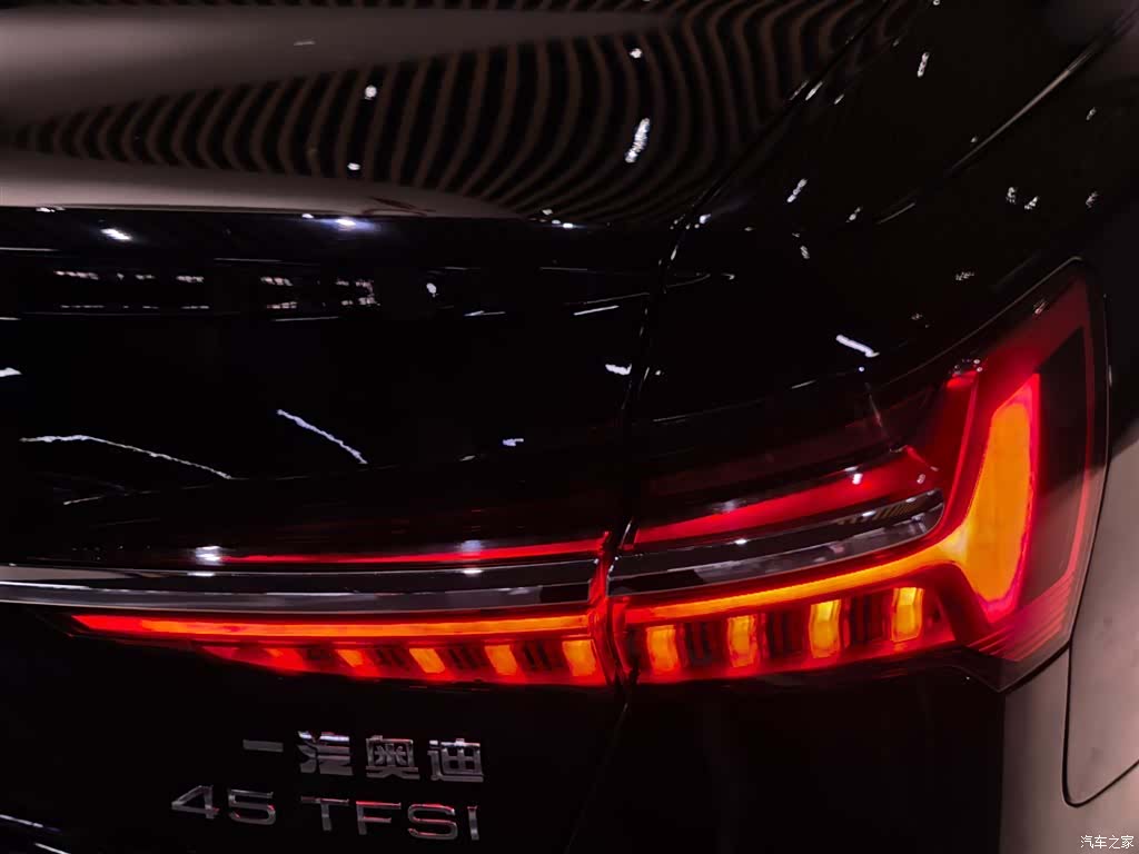 Audi A6L, 2019 8