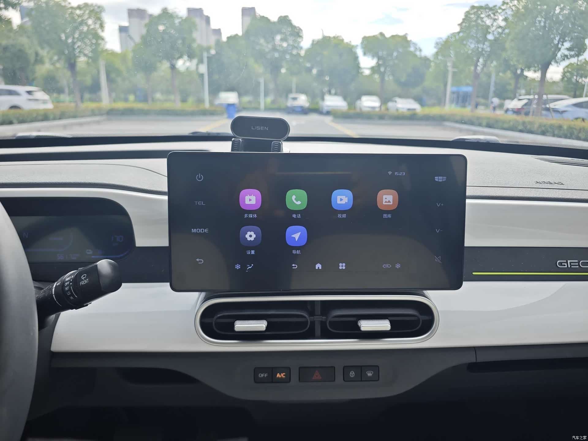 Geely Panda, 2025 13