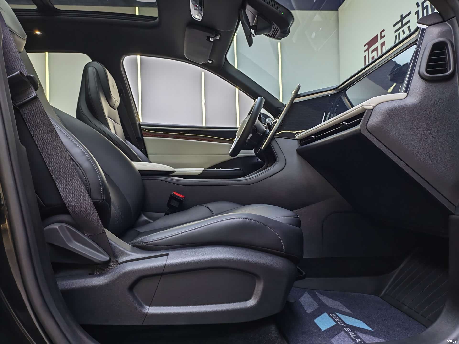 Geely Galaxy L7, 2025 10