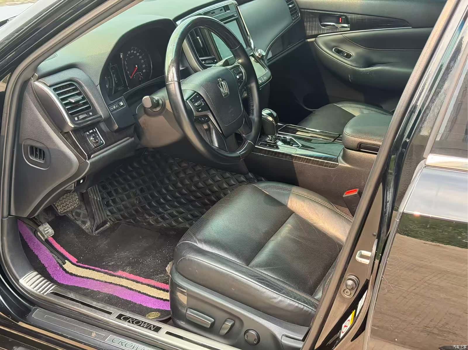 Toyota Crown, 2016 все фото