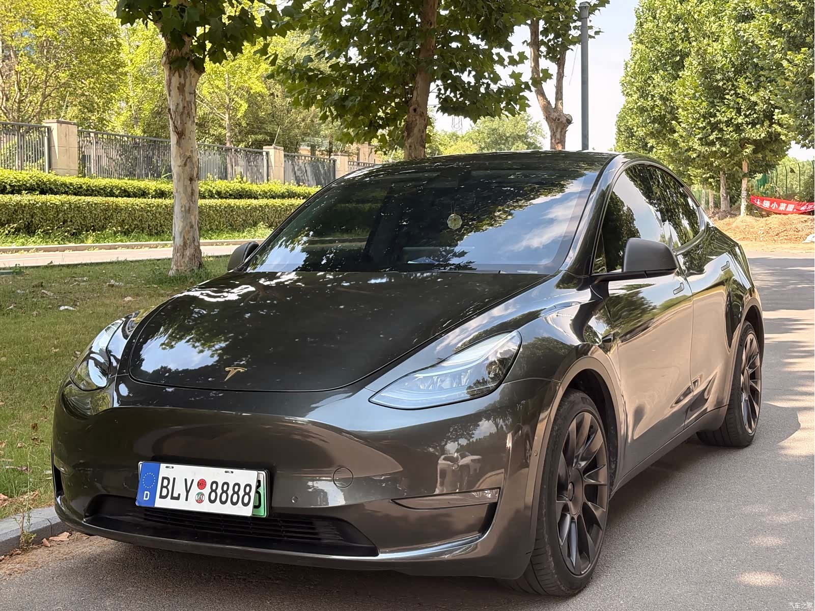 Tesla Model Y, 2021 3